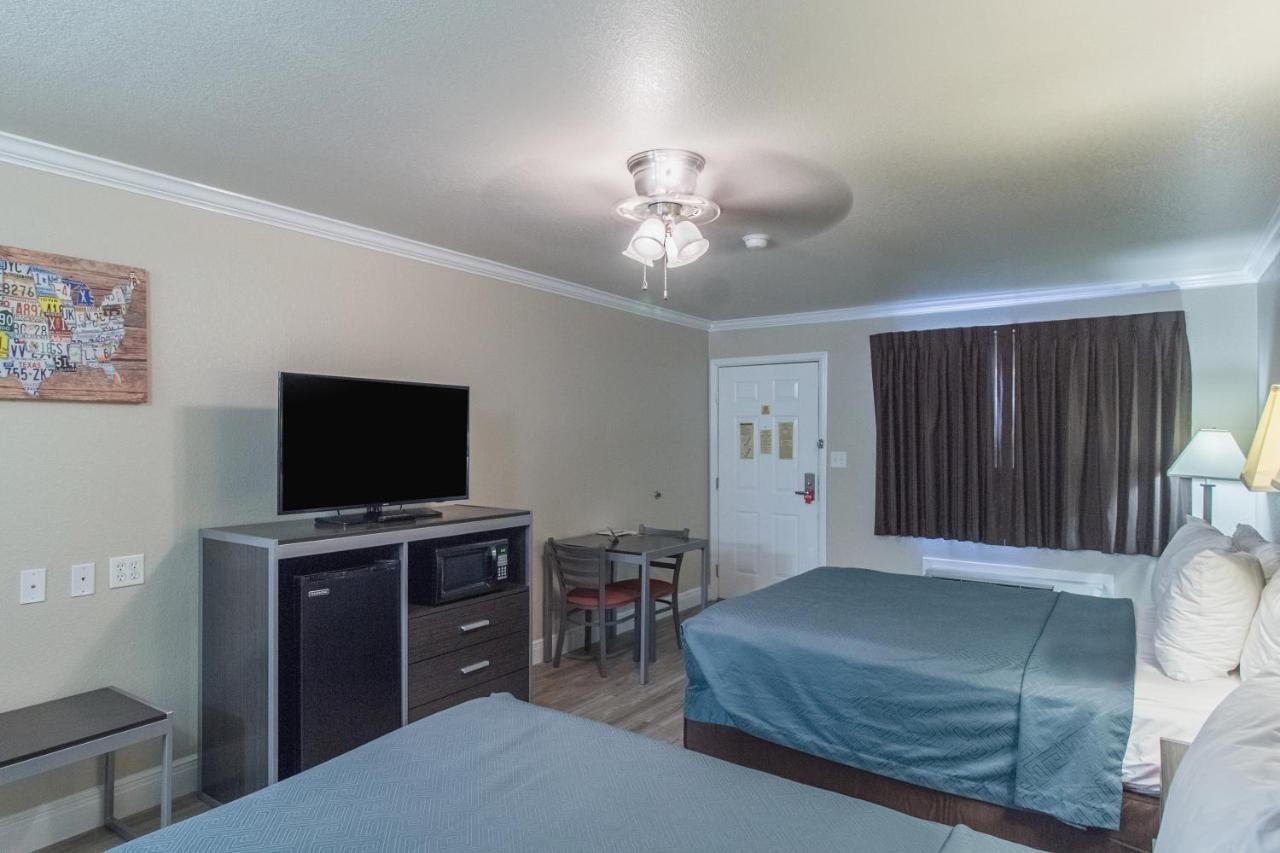 Econo Lodge Inn & Suites Корпъс Кристи Екстериор снимка