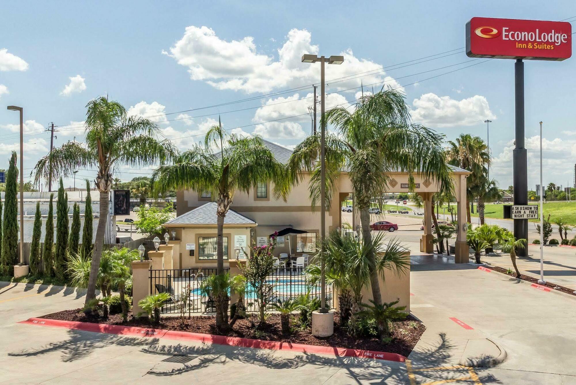 Econo Lodge Inn & Suites Корпъс Кристи Екстериор снимка