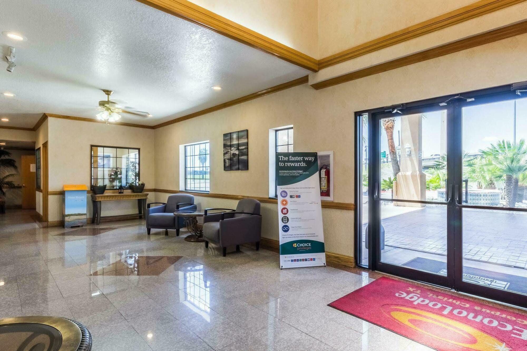 Econo Lodge Inn & Suites Корпъс Кристи Екстериор снимка